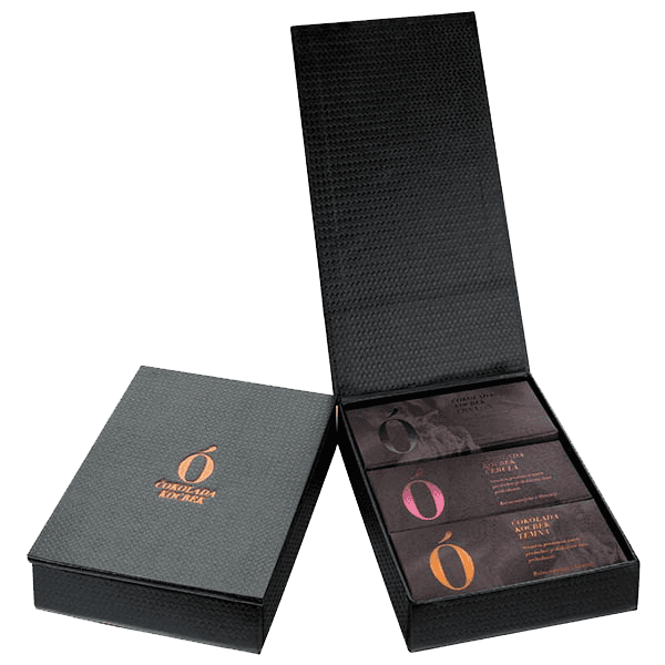 Darilni komplet s tremi čokoladami v ročno narejeni škatli